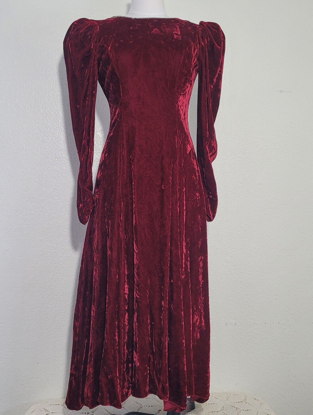 Vintage 1970's ILGWU Elegant Burgundy Velvet Long Puffed Sleeve Maxi Dress Sz 10